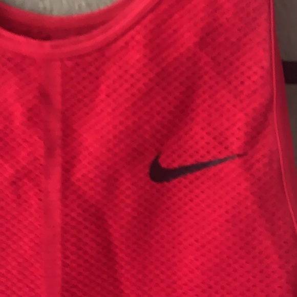 Nike dry fits top size medium - Picture 4 of 7